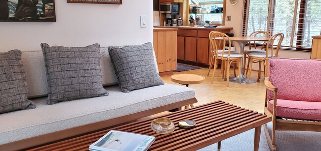 Building Photo - 2 Bedroom Extended Stay in Williamsburg with Low Off-Season Rates!