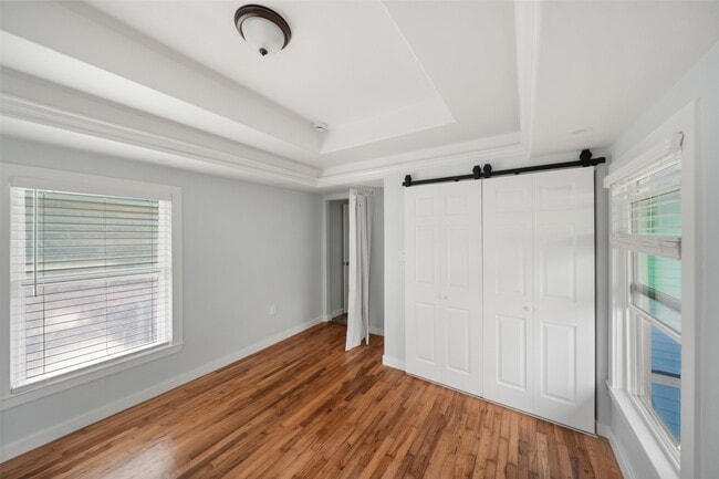 Building Photo - 303 Welch St