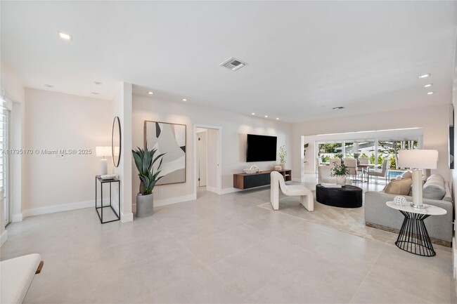 Building Photo - 14740 SW 83rd Pl