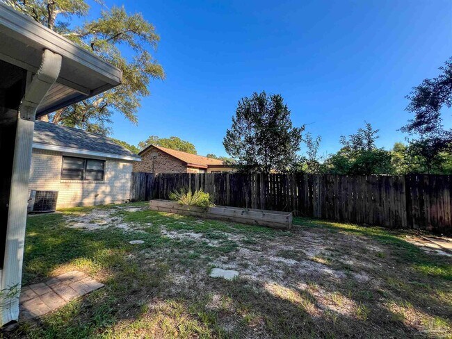 Building Photo - 5891 Avondale Rd