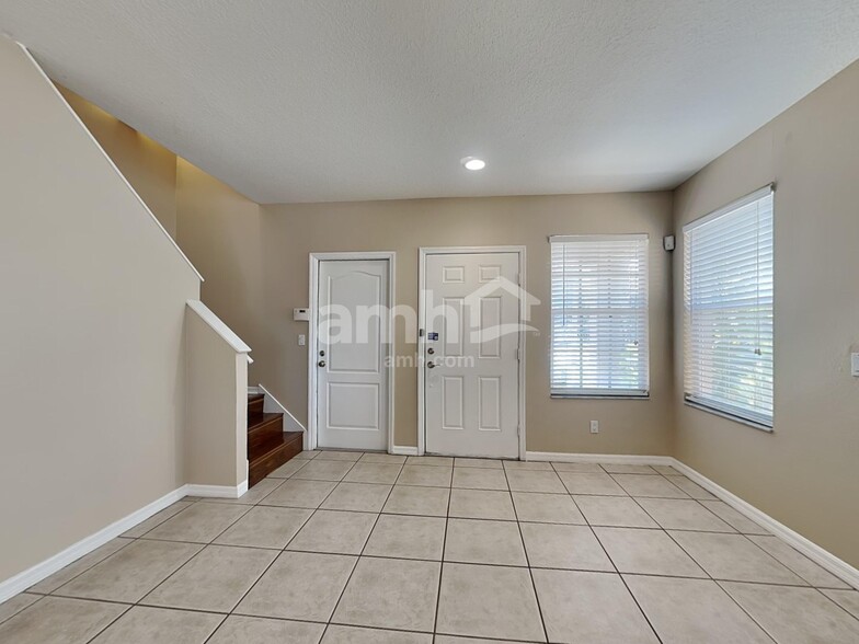 Building Photo - 9615 Laurel Ledge Dr