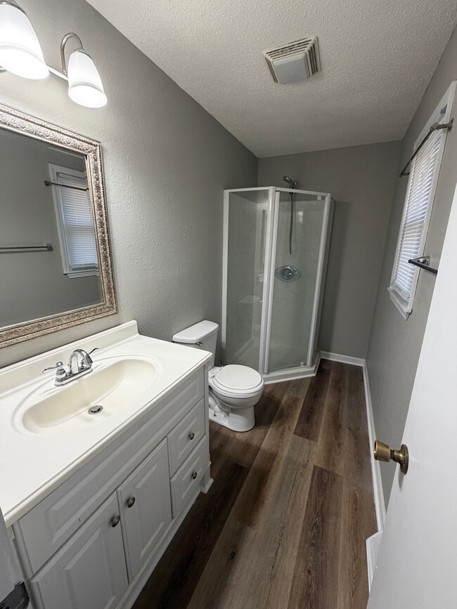 Building Photo - 1428 Grandview Dr