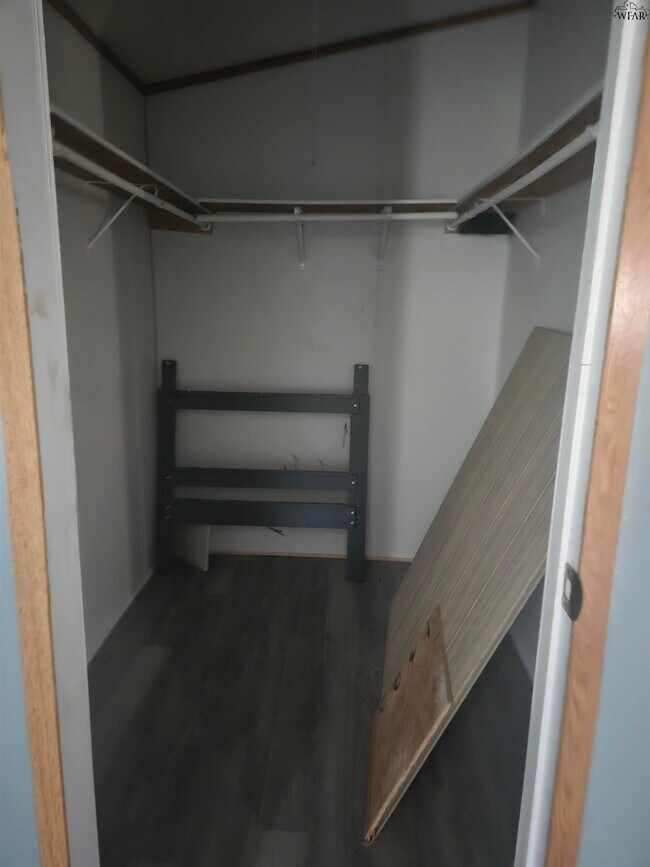 Building Photo - 315 E Sheldon St