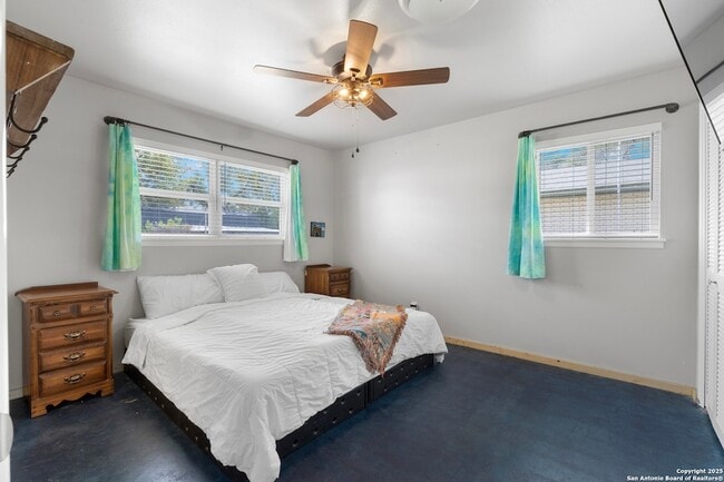 Building Photo - 1228 Rivercrest Dr