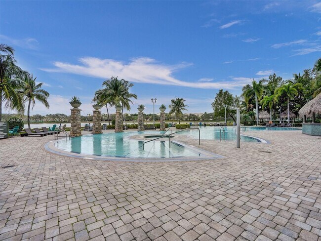 Building Photo - 2681 N Flamingo Rd