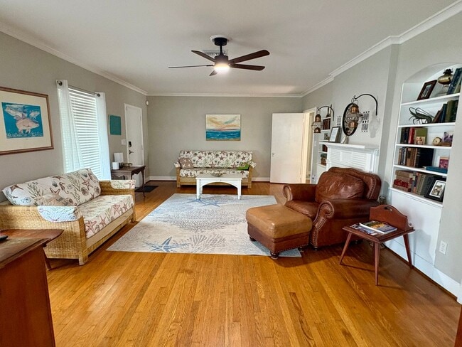 Building Photo - PRIVATE 3/2 WATERFRONT HOME ON INDIAN RIVER DRIVE