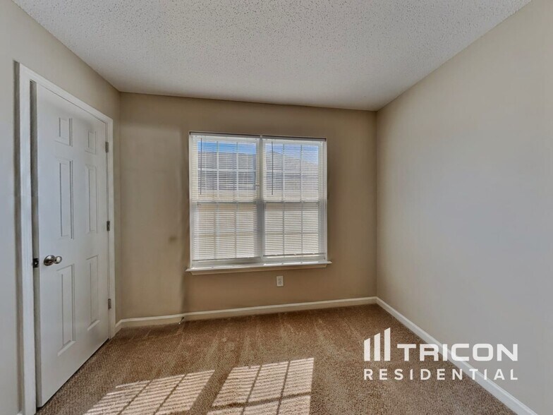 Building Photo - 5040 Liberty Hall Cir