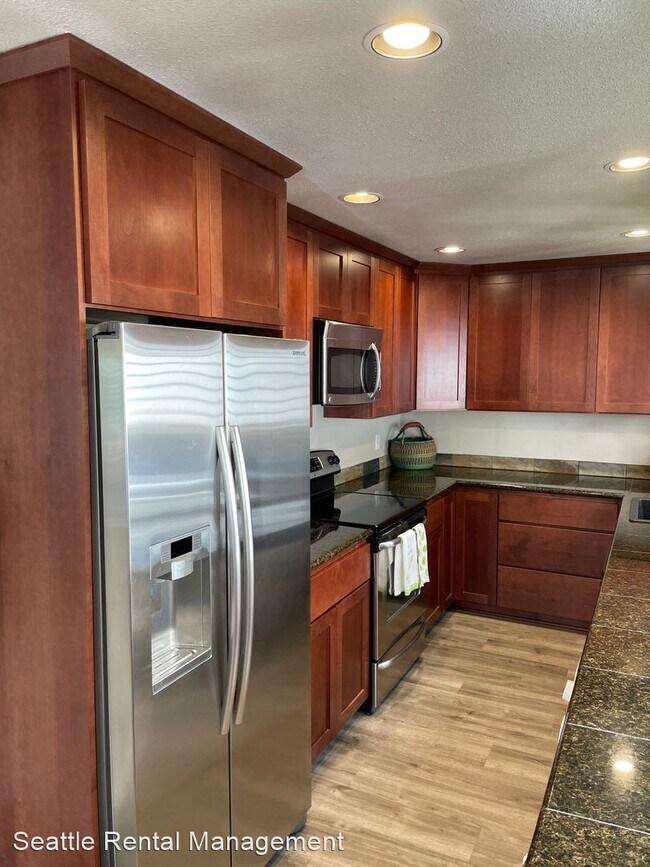 Building Photo - 1 br, 1 bath House - 6557 4th Ave NE  Unit #6