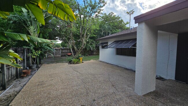 Building Photo - 6980 NW 30th Terrace