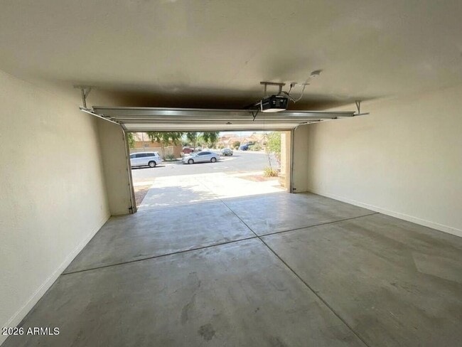 Building Photo - 7123 N 72nd Dr