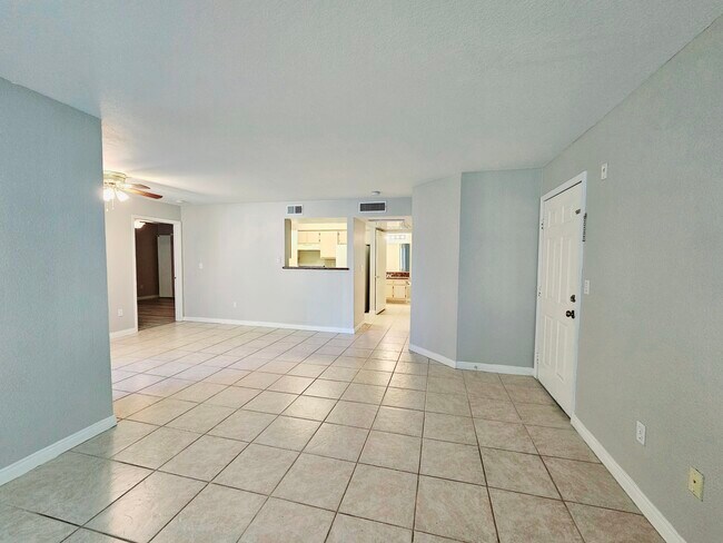 Building Photo - 8101 W Flamingo Rd