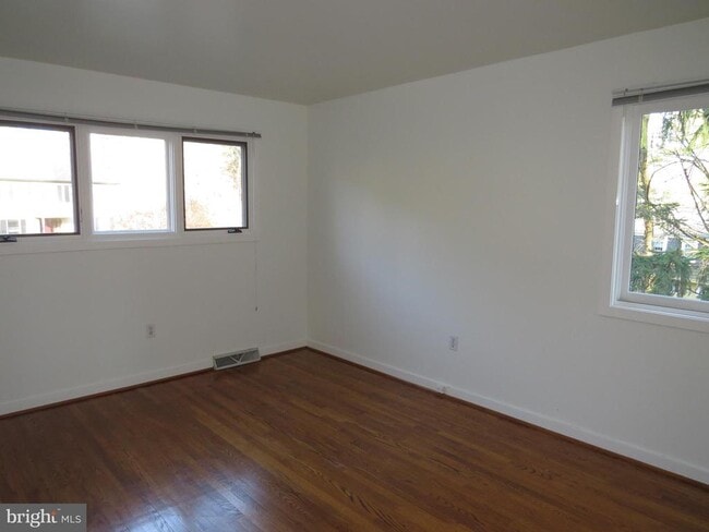 Building Photo - 30 Kings Grant Rd