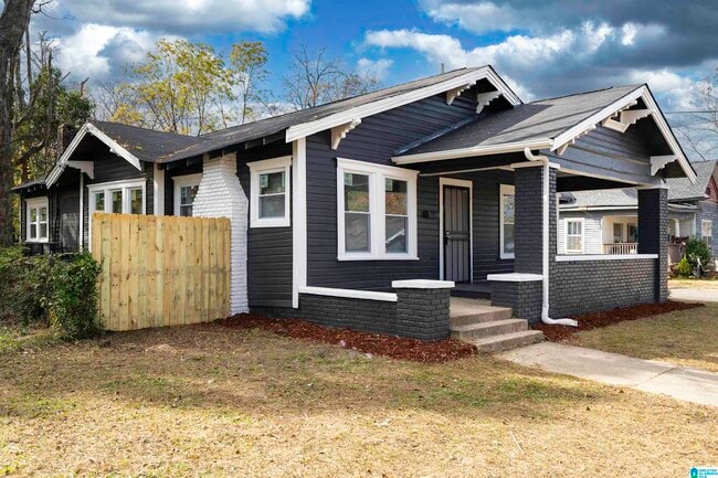 Building Photo - 516 14th St SW