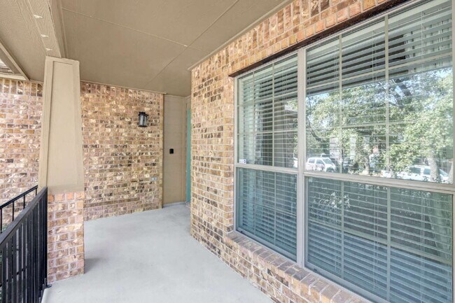 Building Photo - 10838 Black Wolf Bay