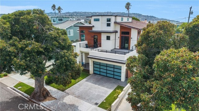 Building Photo - 332 Avenue E