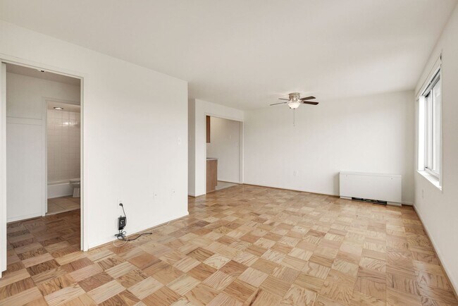 Building Photo - North Bethesda Studio - Walk to Metro - Ut...