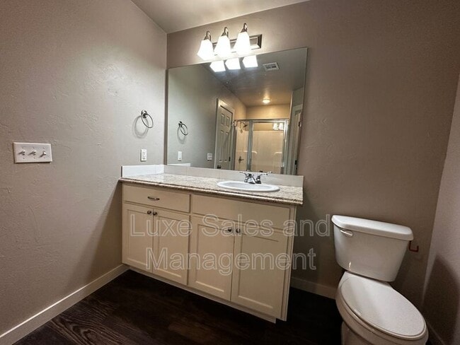 Building Photo - 737 SW 13th St