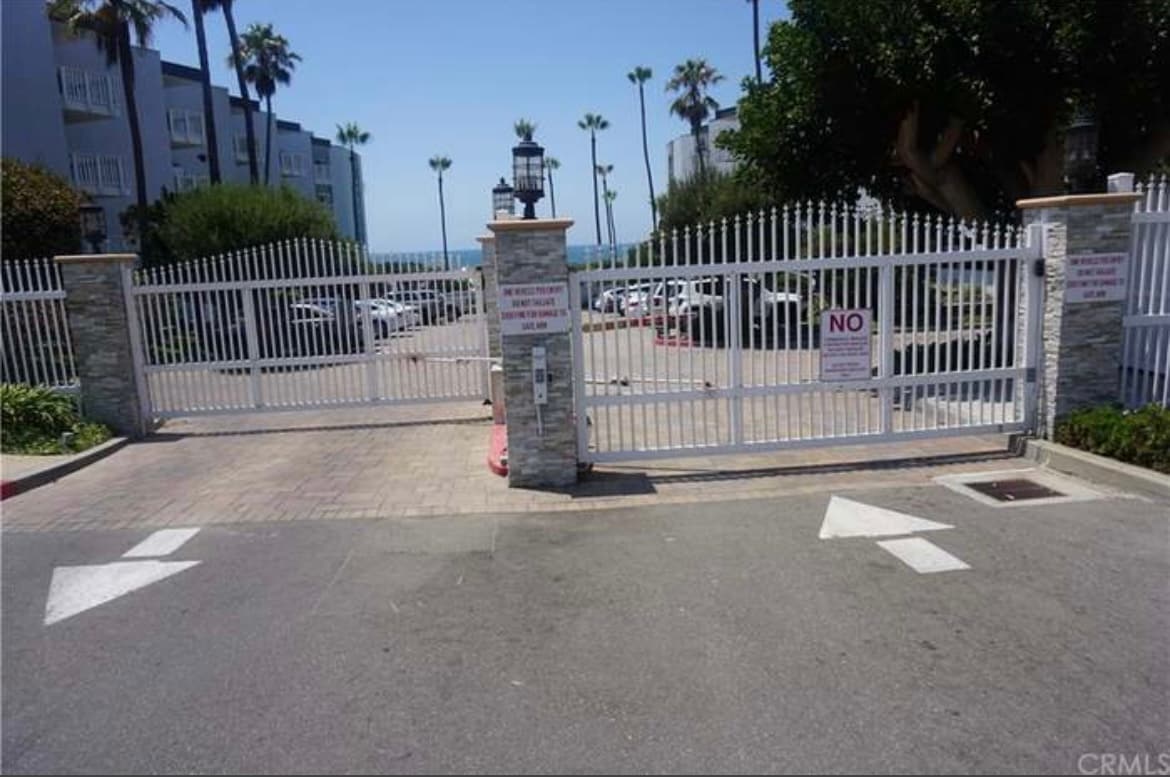 Secure entry and parking - 610 The Village