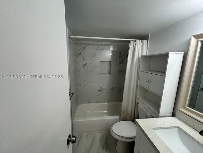 Building Photo - 815 SW 30th St