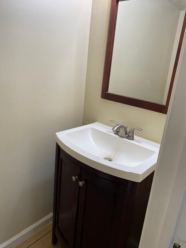 Building Photo - 4223 Weymouth Ln