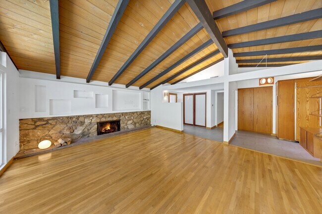 Building Photo - 16439 Kingsbury St