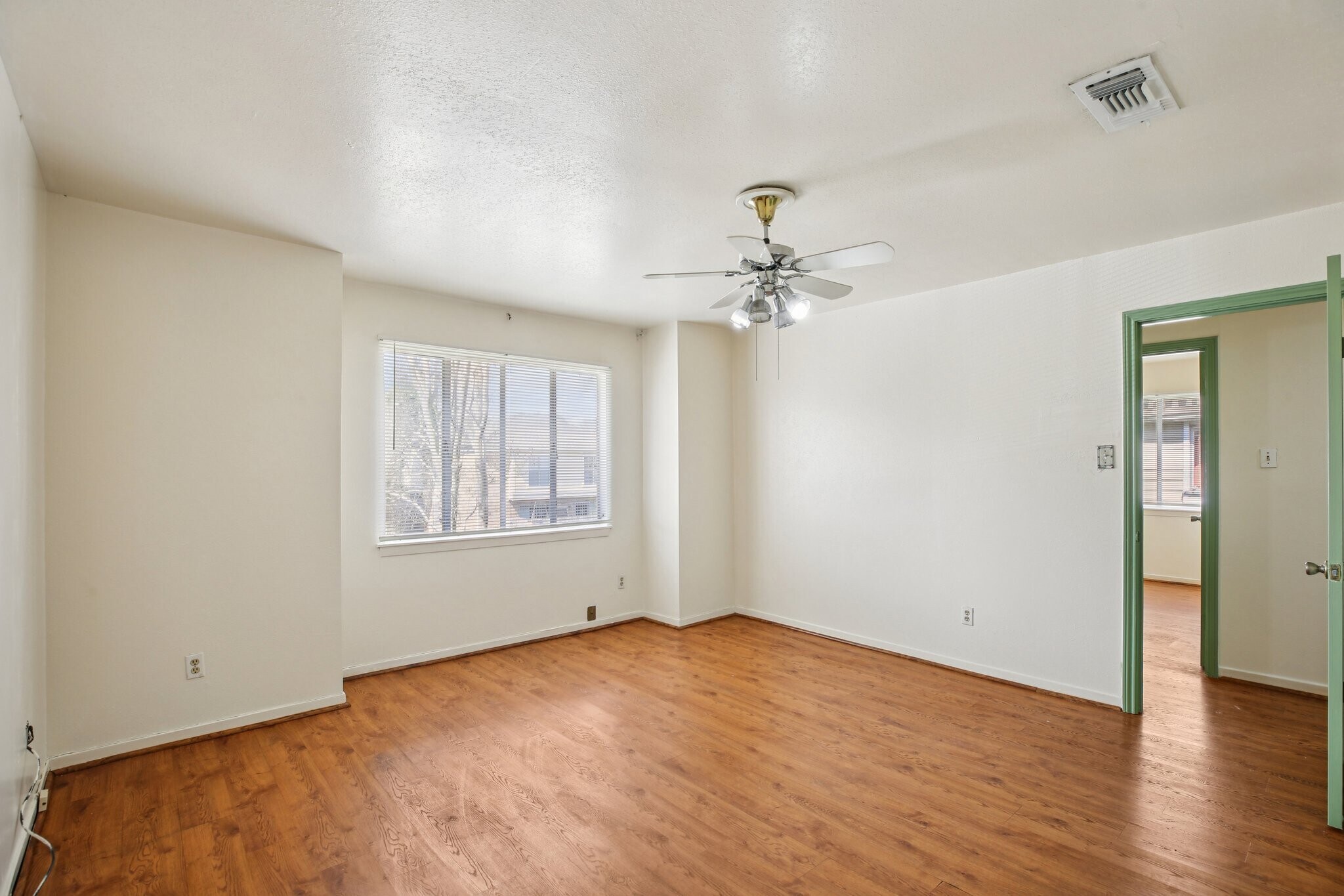 Building Photo - 8379 La Roche Ln