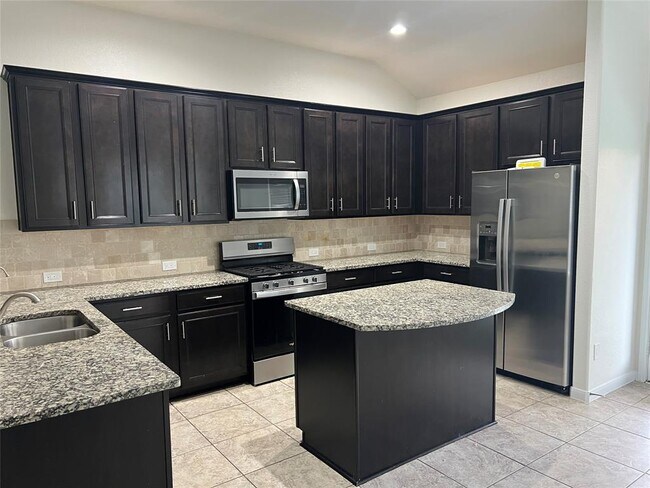 Building Photo - 6030 Clymer Mdw