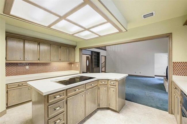 Building Photo - 3605 Silver Hill Cir