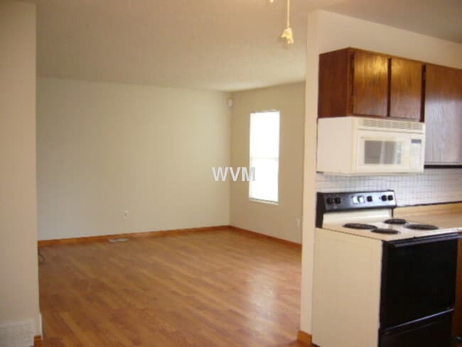 Building Photo - Aurora East Ranch