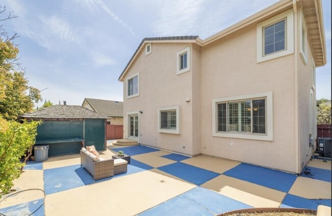 Building Photo - 2441 Johns Way