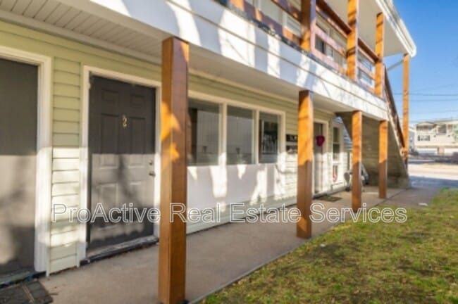 Building Photo - 2065 E Ocean View Ave