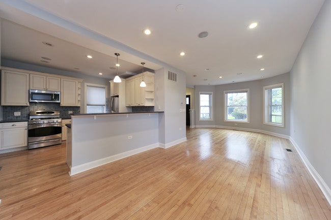 Open Kitchen & Dining Room - 2500 N Francisco Ave