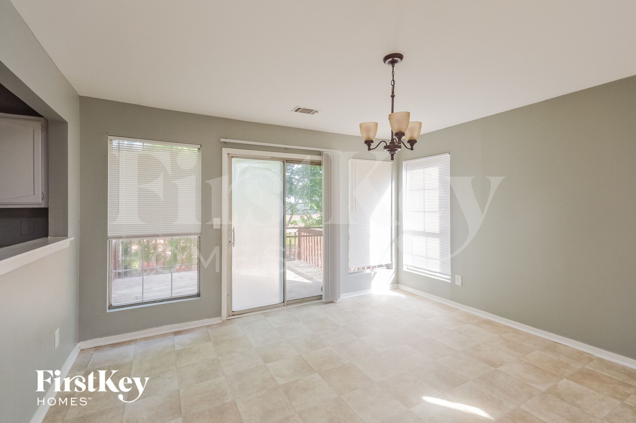 Building Photo - 1240 Woodstream Dr