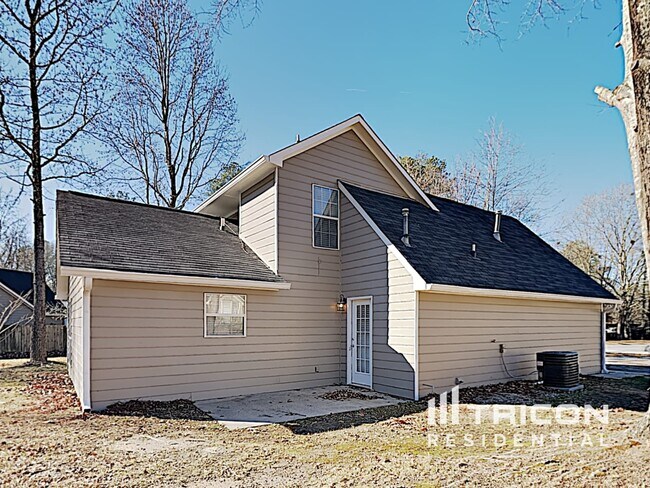 Building Photo - 3639 Sharon Mill