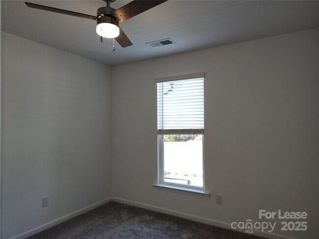 Building Photo - 10033 Guardian Dr