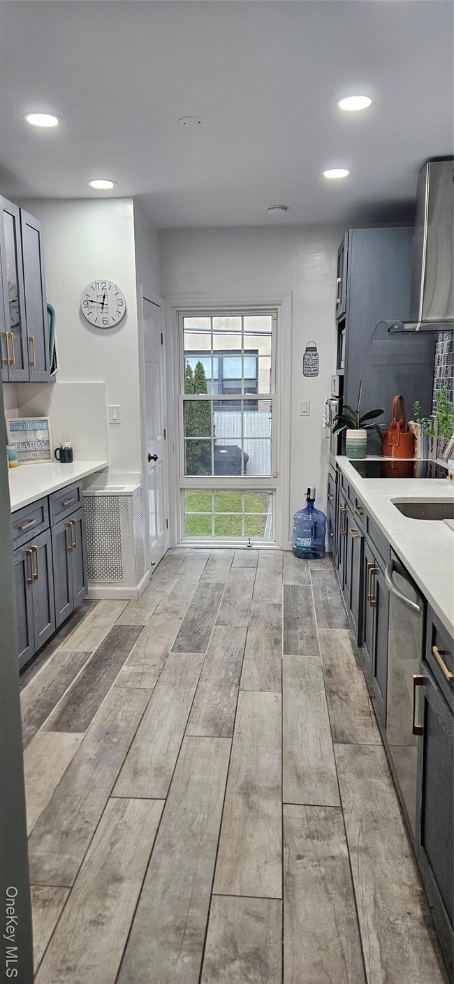 Building Photo - 218 W Chester St