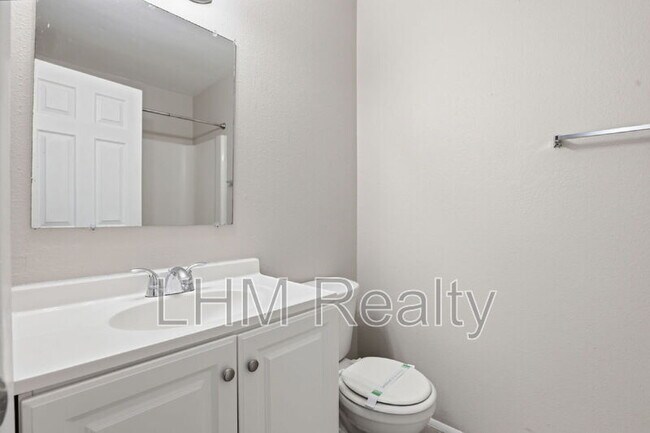 Building Photo - 860 E Brown Rd