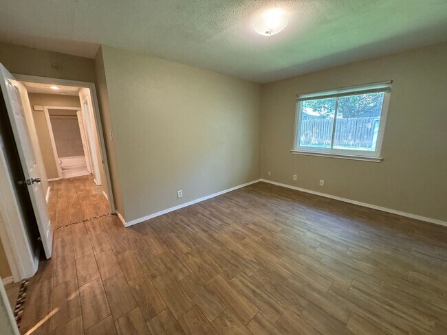 Building Photo - 10138 Inridge