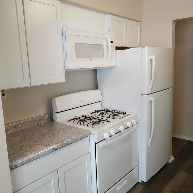 Interior Photo - Fremont 3600