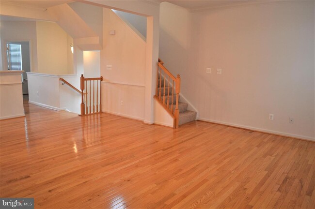 Building Photo - 200 Monroe Point Dr