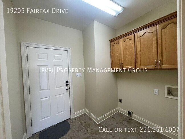 Building Photo - 19205 Fairfax Dr