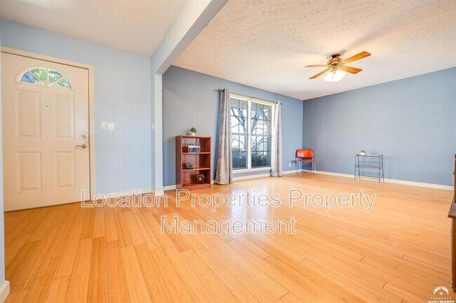 Building Photo - 3421 W 10th Pl