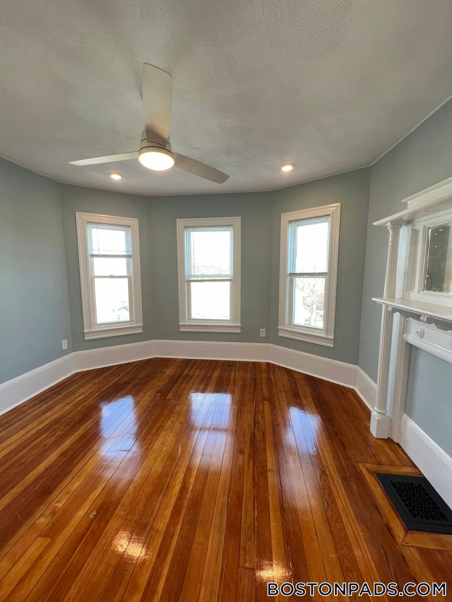 Building Photo - 3 Mossland St