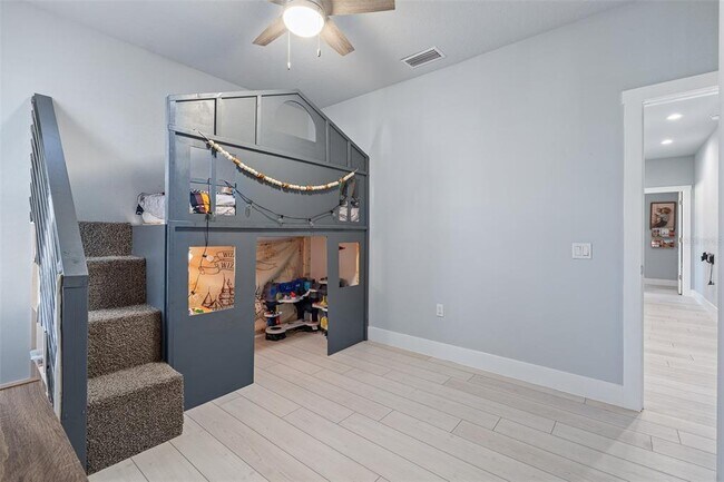 Building Photo - 13 Lemay Pl