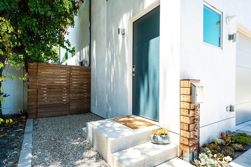 Building Photo - 4539 Beck Ave