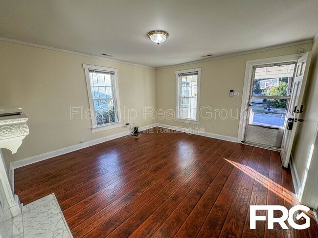 Building Photo - 914 Seaboard St