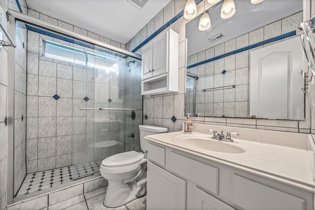 Building Photo - 12335 Shadowvista Dr