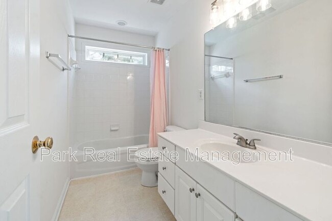 Building Photo - 420 New Parkside Dr