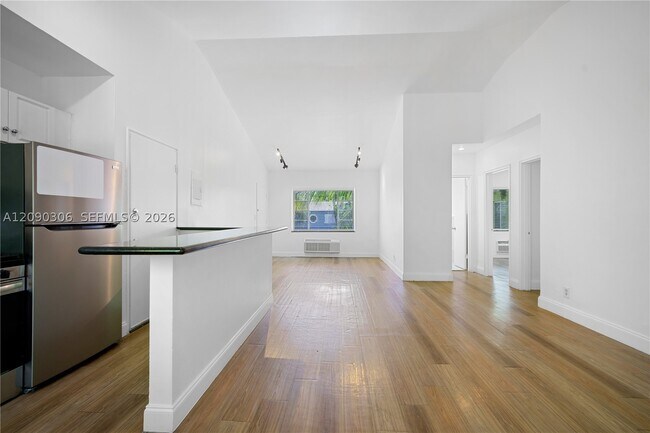 Building Photo - 272 NE 53rd St