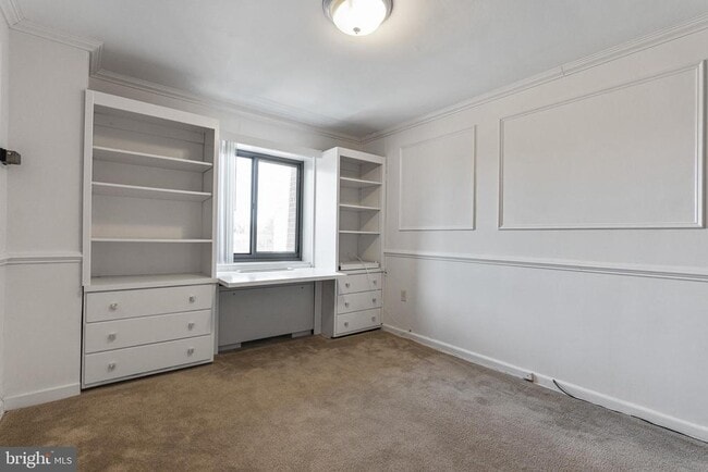 Building Photo - 1300 S Arlington Ridge Rd